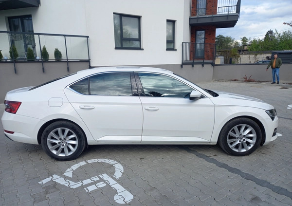 Skoda Superb cena 85900 przebieg: 178000, rok produkcji 2020 z Warszawa małe 781